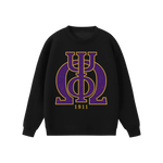 Que Monogram Crewneck